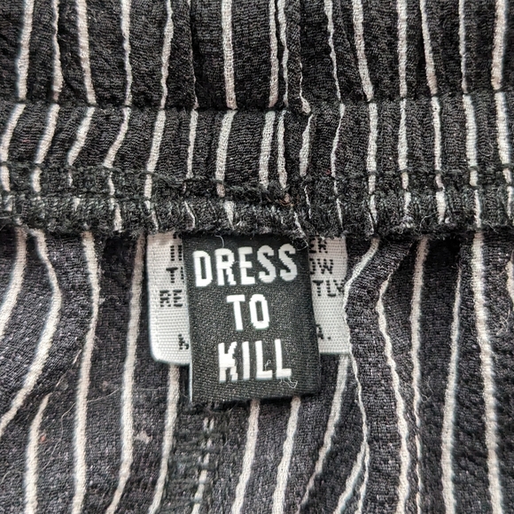 Dress To Kill | The Big Pocket Skirt - Picture 5 of 6